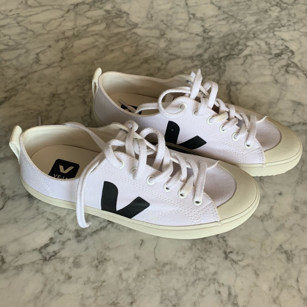 Brand New Veja Nova Sneakers